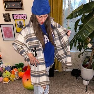 H&M 90s fit Shacket flannel style and neutral tones – so pretty! ✨✨✨Brand new!!
